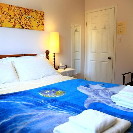Jenny Guest House Йелоунайф Екстериор снимка