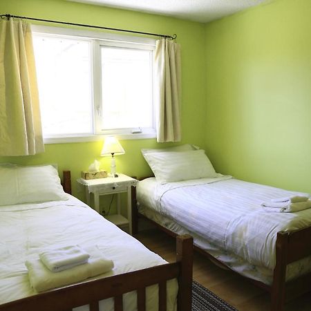 Jenny Guest House Йелоунайф Екстериор снимка