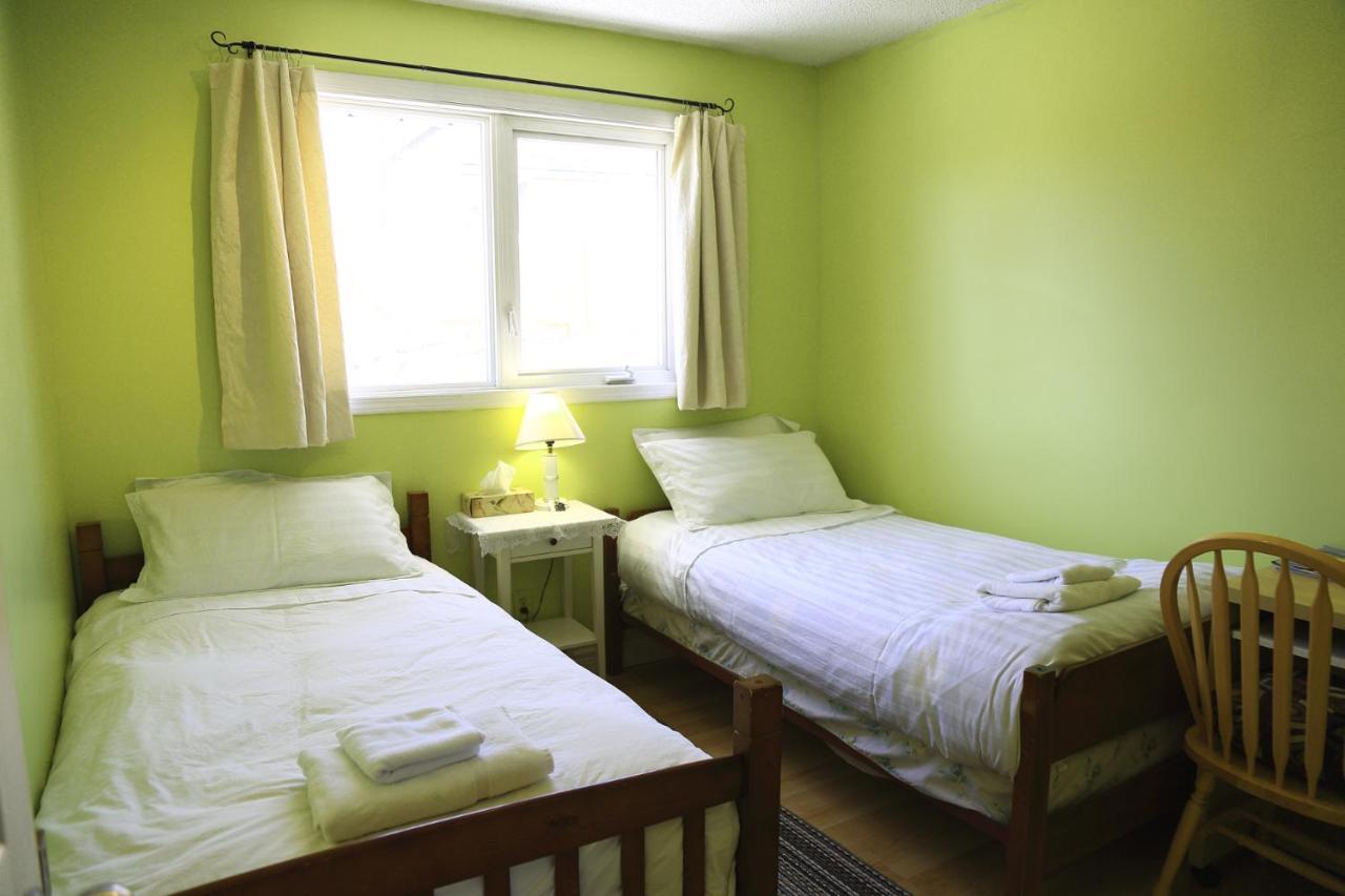 Jenny Guest House Йелоунайф Екстериор снимка