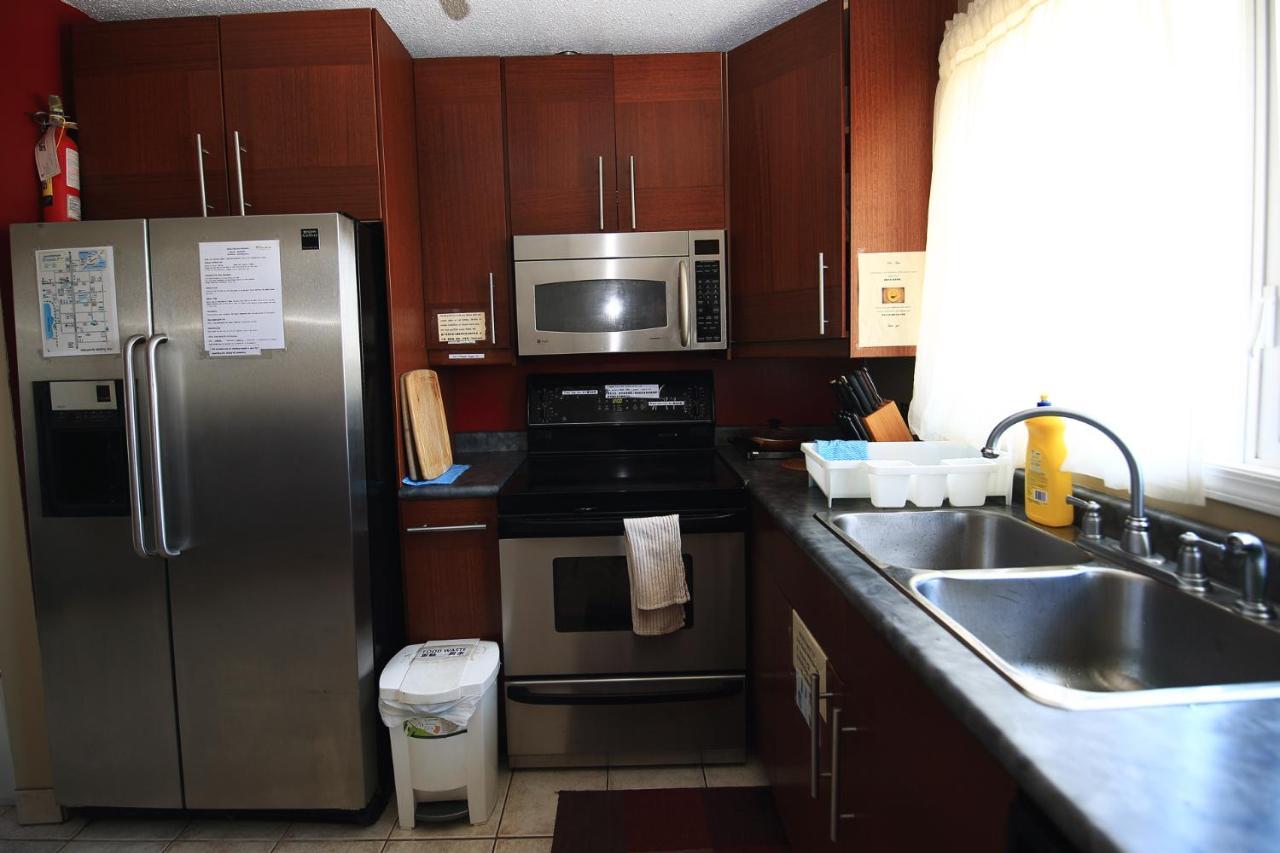 Jenny Guest House Йелоунайф Екстериор снимка