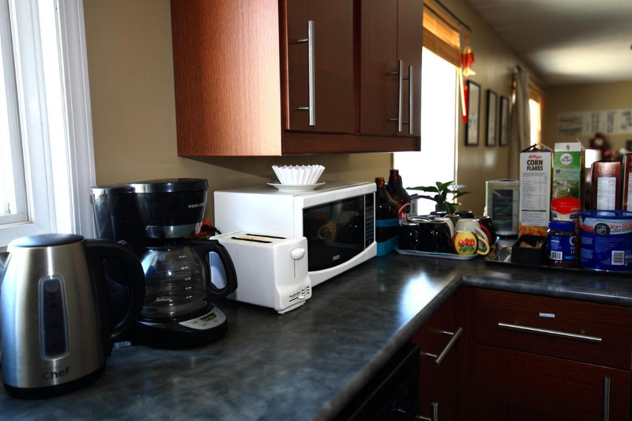 Jenny Guest House Йелоунайф Екстериор снимка