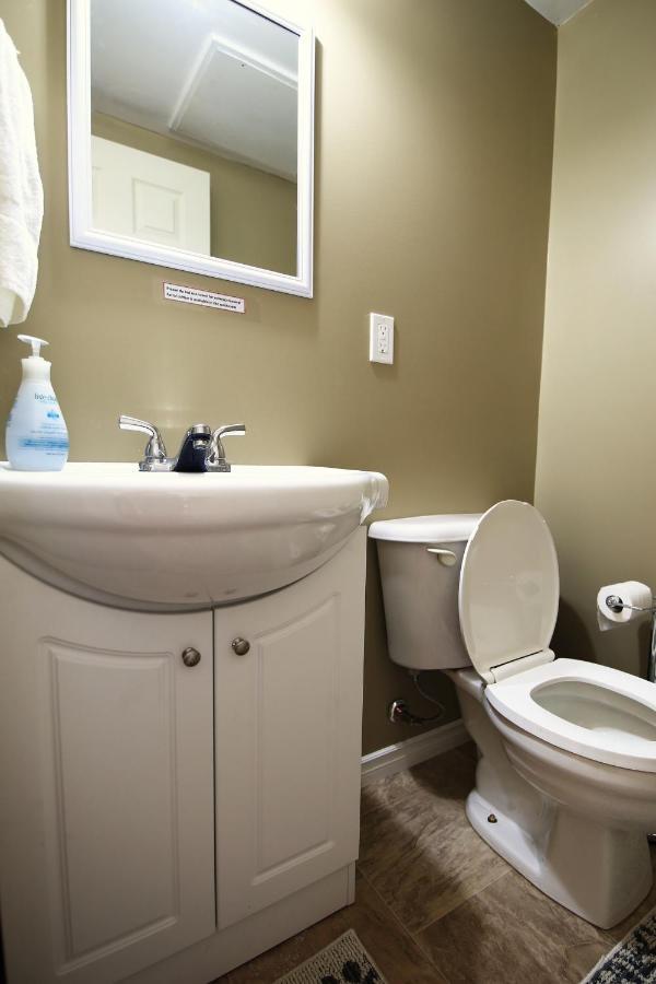 Jenny Guest House Йелоунайф Екстериор снимка
