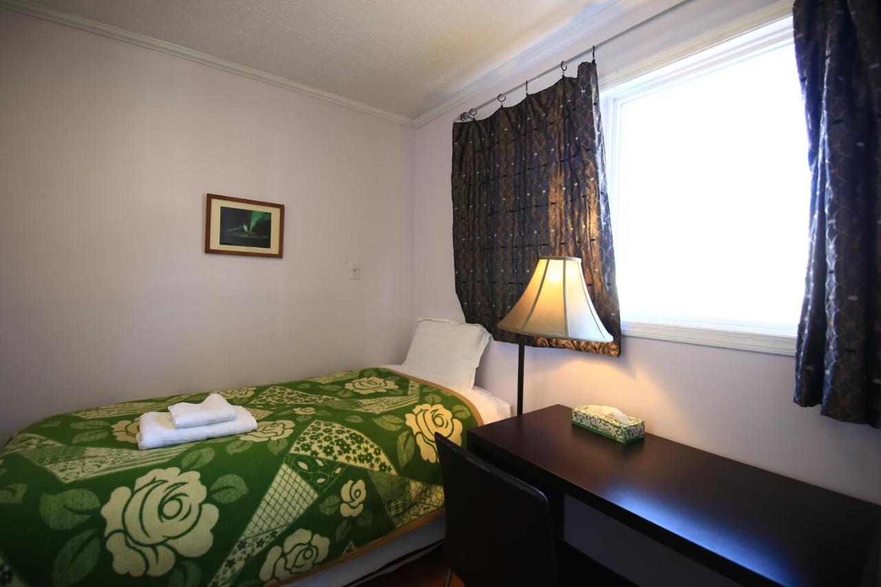 Jenny Guest House Йелоунайф Екстериор снимка
